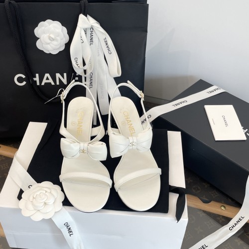 Chanel 샤넬 2025 봄-여름 프리-컬렉션 샌들 램스킨  화이트