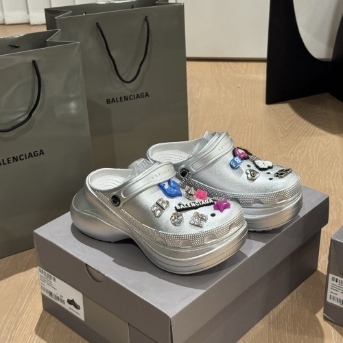발렌시아가 Balenciaga X Cross MULE JIBBITZ