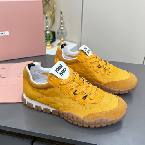 MiuMiu 미우미우 타이어 기능성 소재 및 스웨이드 스니커즈