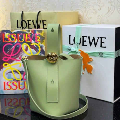 Loewe 로에베 pebble Bucket (mini)