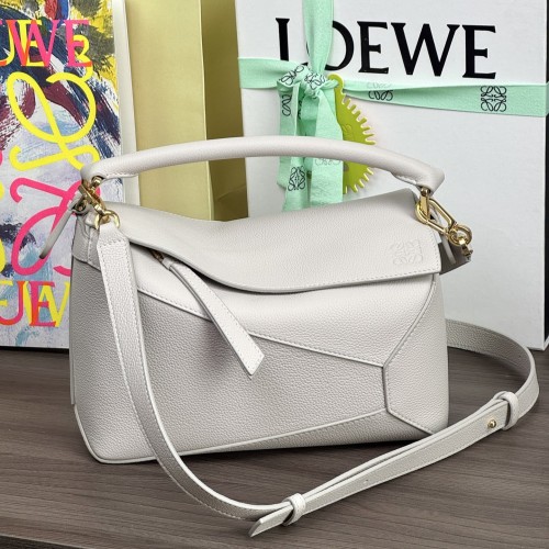 Loewe 로에베 Edge (Small)