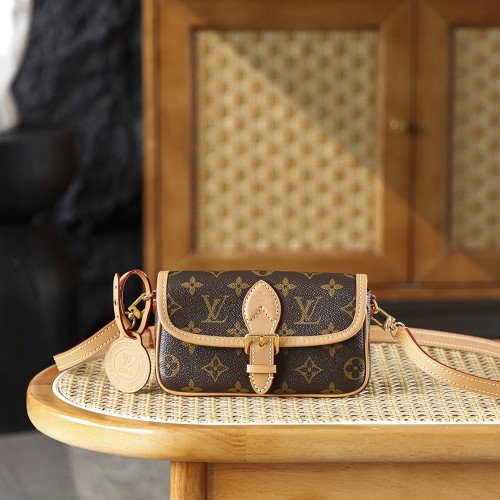 LV 루이비통 NANO DIANE M83298