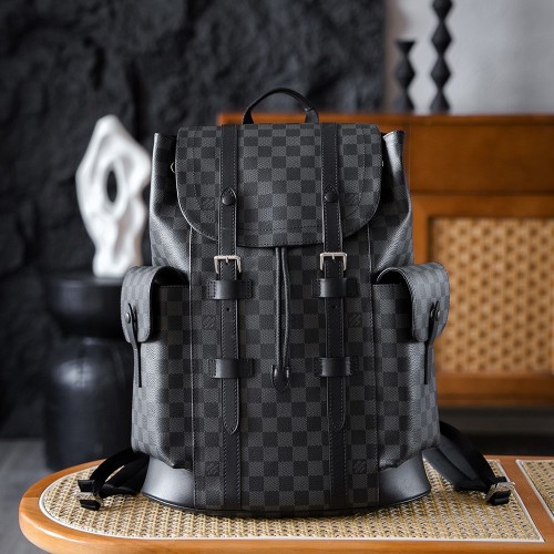 LV 루이비통 Christopher