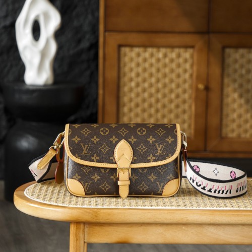 LV 루이비통 Diane