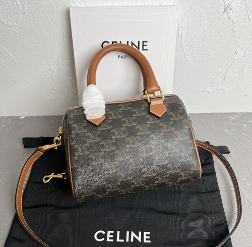 CELINE 셀린느 TRIOMPHE CANVAS