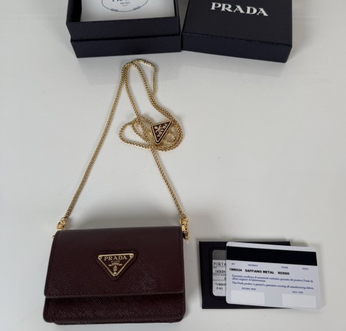 Prada 사피아노 지갑