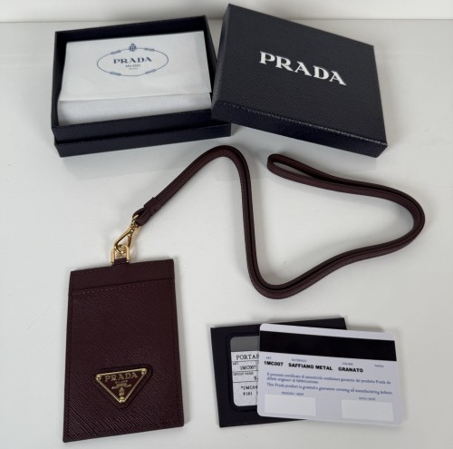 Prada 워크 카드지갑