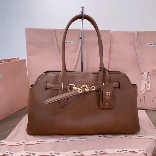 MiuMiu 미우미우 아방뛰르 나파 가죽 백 (라지)