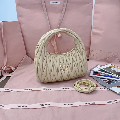 MiuMiu 미우미우 완더 마테라쎄 나파 가죽 호보 백