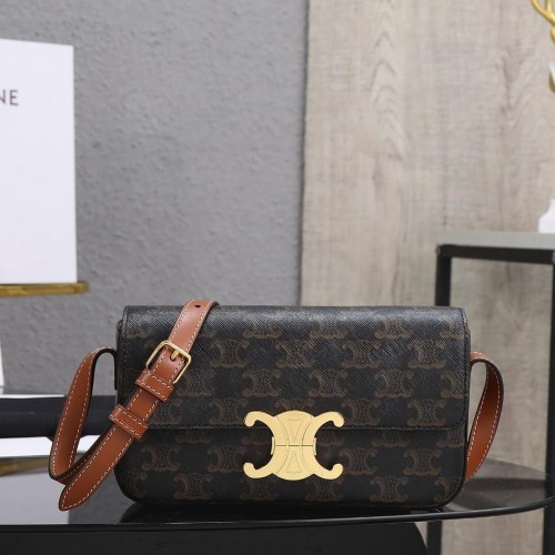 Celine 셀린느 Triomphe 호보