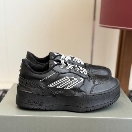 Balenciaga 발렌시아가 Hamptons Worn-Out 26FW