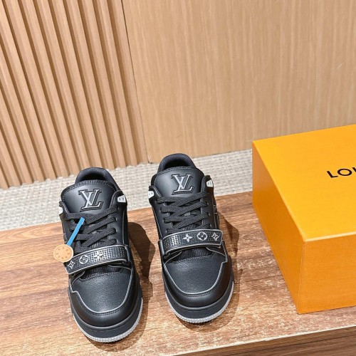 LV 루이비통 Trainner