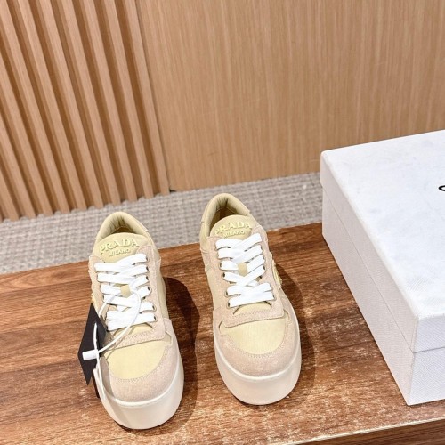 Prada 프라다 Dewntown Bold