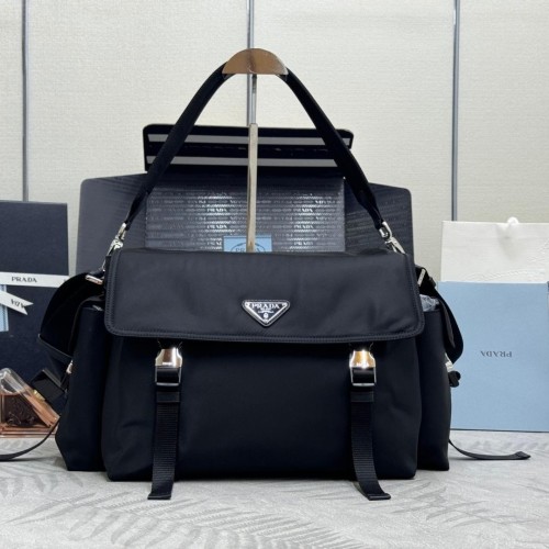 Prada 프라다 Explore