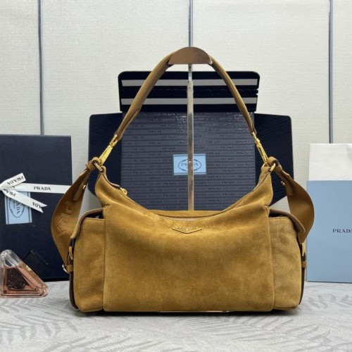 Prada 프라다  Re-Nylon