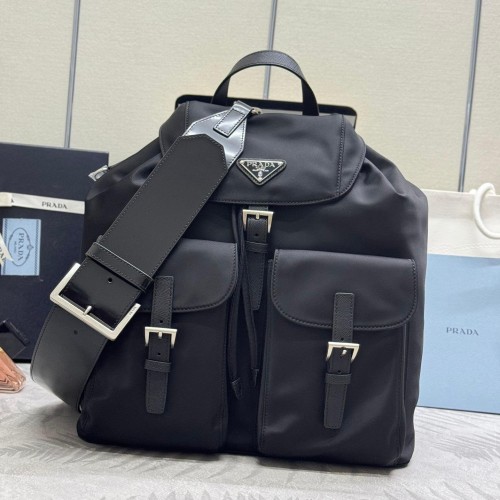 Prada 프라다 Re-Nylon