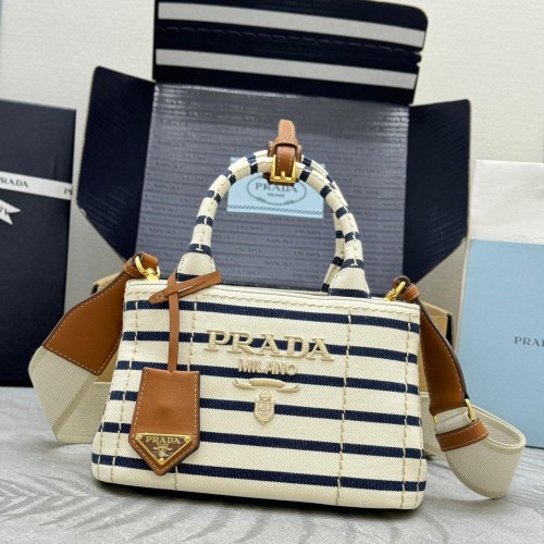Prada 프라다 추가셀 스트라이프 코튼 자르디니에르 토트백
