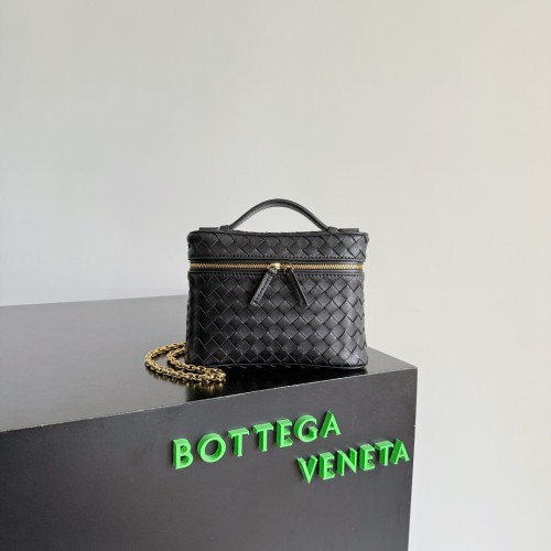 BOTTEGA VENETA 보테가 베네타 Soft Vanity 메이크업백