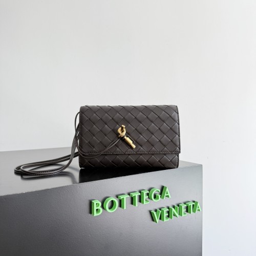 Bottega Veneta 보테가 베네타 Andiamo 파우치