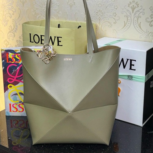 Loewe 로에베 Puzzle Fold (Medium)