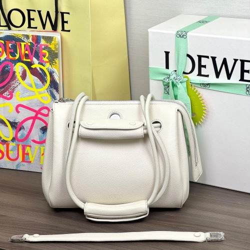 Loewe 로에베 Madrid