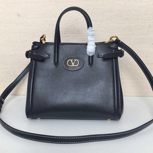 Valentino 발렌티노 GARAVANI ANTIBES