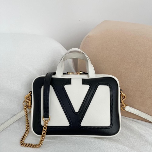 Valentino 발렌티노 GARAVANI VIVA SUPERSTAR