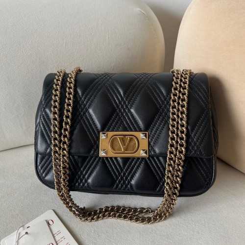 Valentino 발렌티노 GARAVANI QUILTIE 67