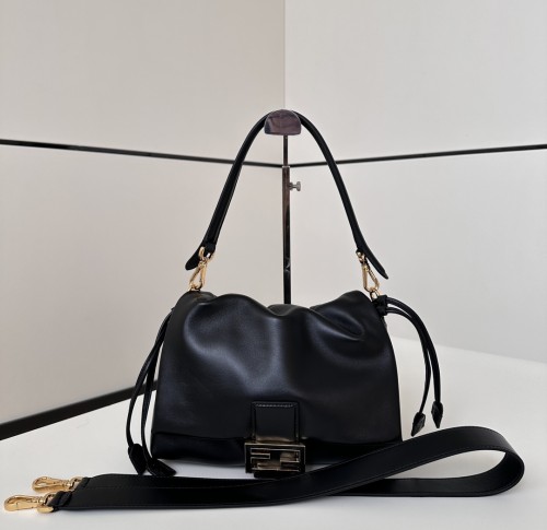 FENDI 펜디 Mamma Baguette (송우기,송혜교 착용)