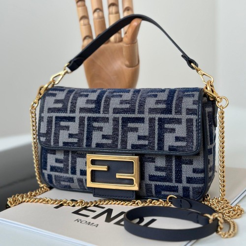 FENDI 펜디 Baguette