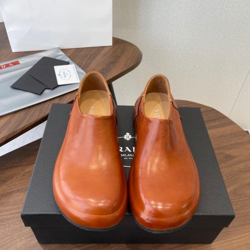 Prada 프라다 Horse