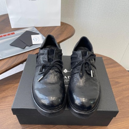 Prada 프라다 Horse