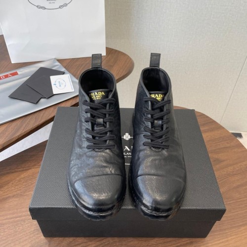 Prada 프라다 Horse