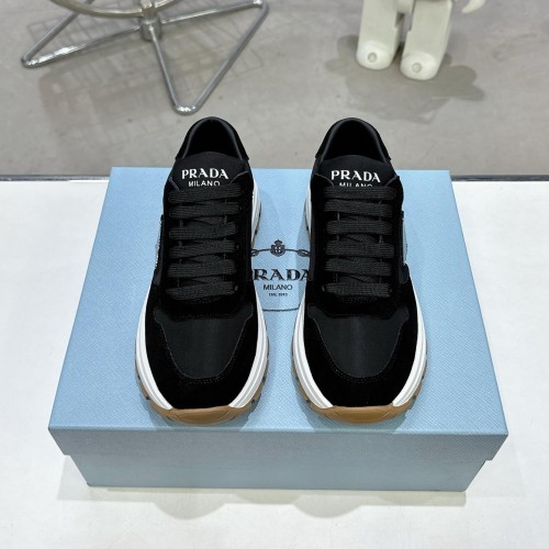 Prada 프라다 스니커즈