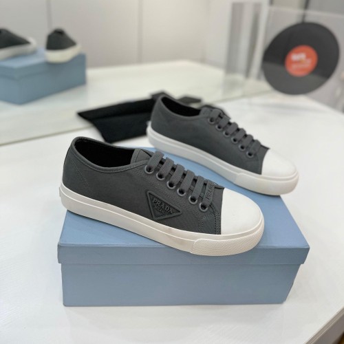 Prada 프라다 스니커즈