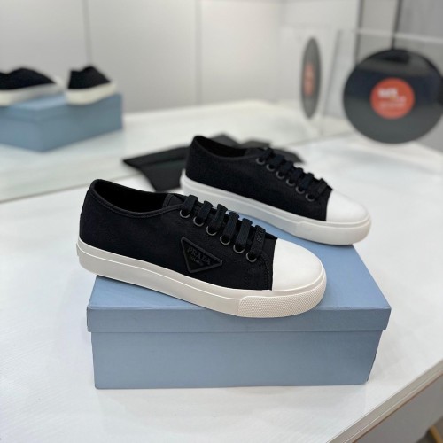 Prada 프라다 스니커즈
