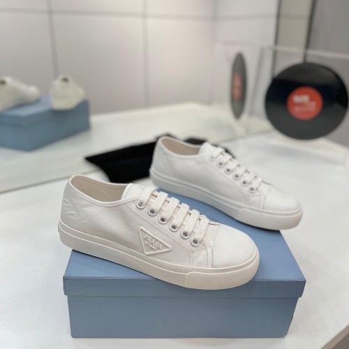 Prada 프라다 스니커즈