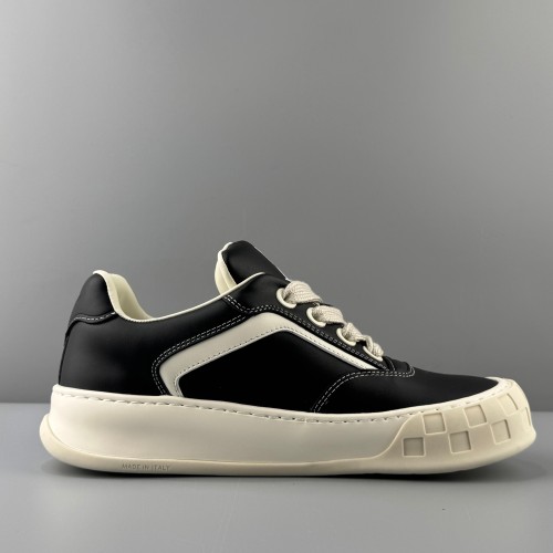 LV 루이비통 Tilted