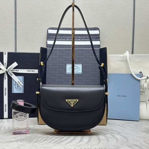 Prada 프라다 Moon