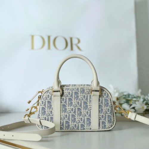 Dior 디올 D-Vibe East West